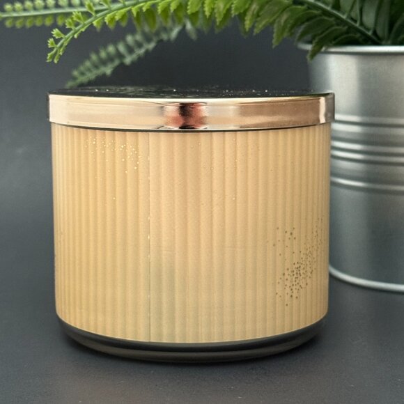 BBW Vanilla Romance Bath & Body Works 3 Wick Candle - Picture 2 of 10